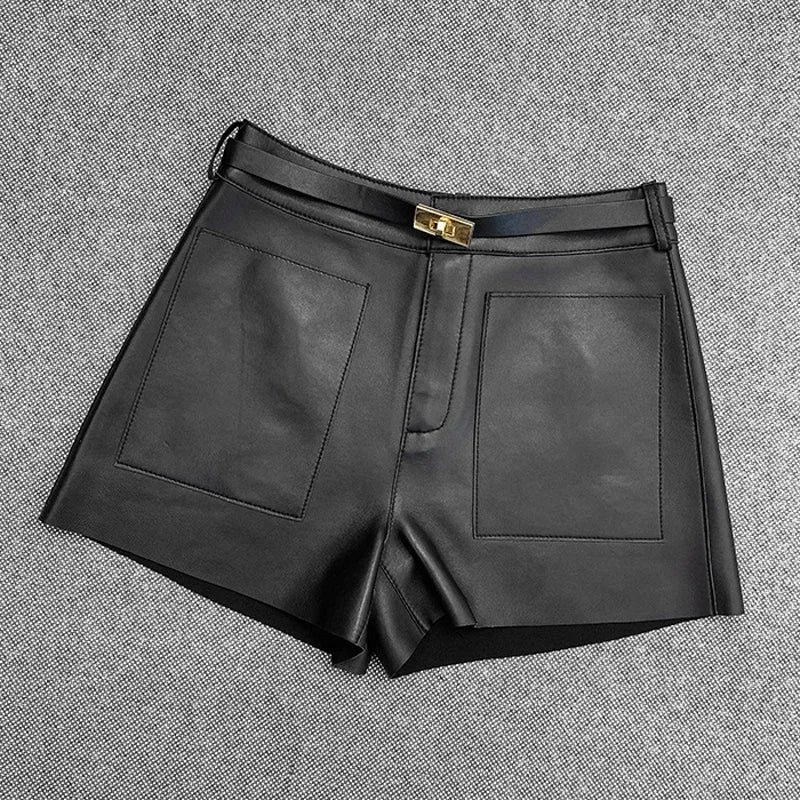 Gigi Short in Genuine leather