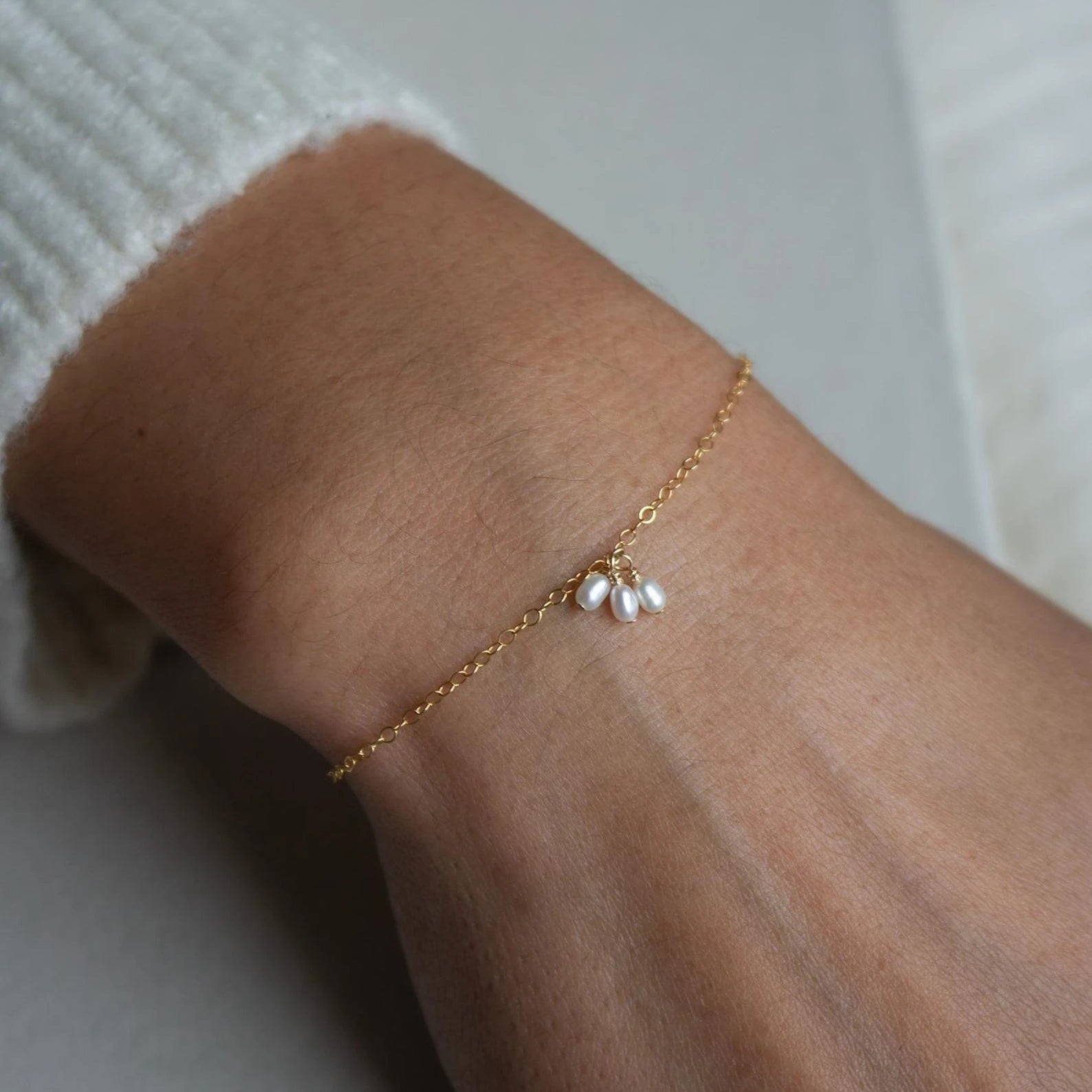 Dainty Seed Pearl Bracelet